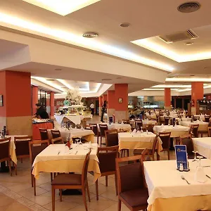 Ohtels Romana Салоу